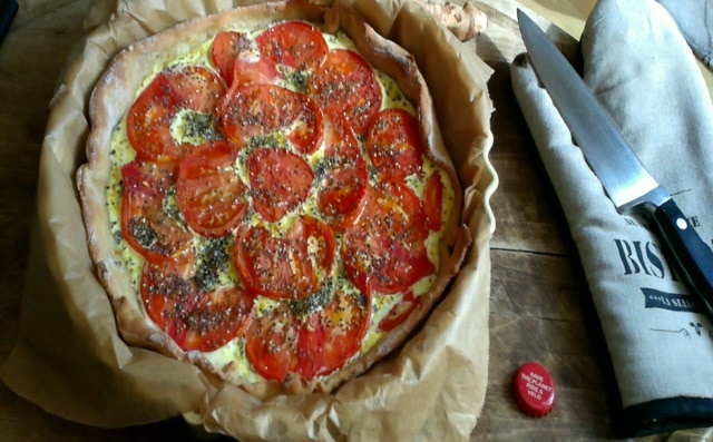 TARTE A LA TOMATE A LA FARINE DE LUPIN : idéale pour votre glycémie grâce aux ingrédients utilisés. A manger chaude ou froide.