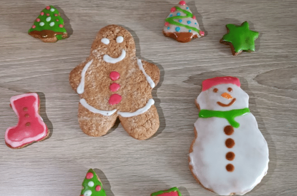 Bonshommes de Noël cannelle et chocolat noir